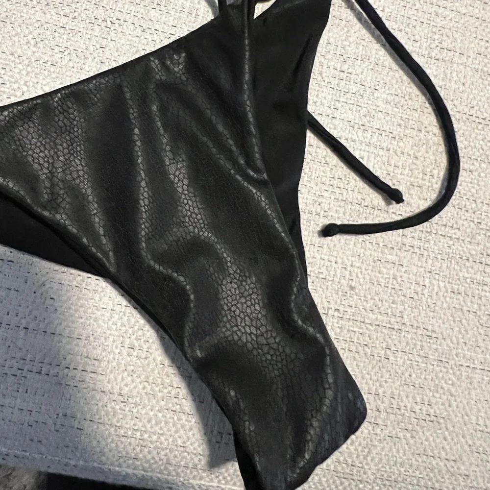 Berry Beachy Liquid Black Snakeskin / Leather ish Style Bikini - Picture 2 of 5